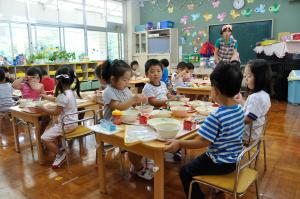 学校給食費を軽減します２