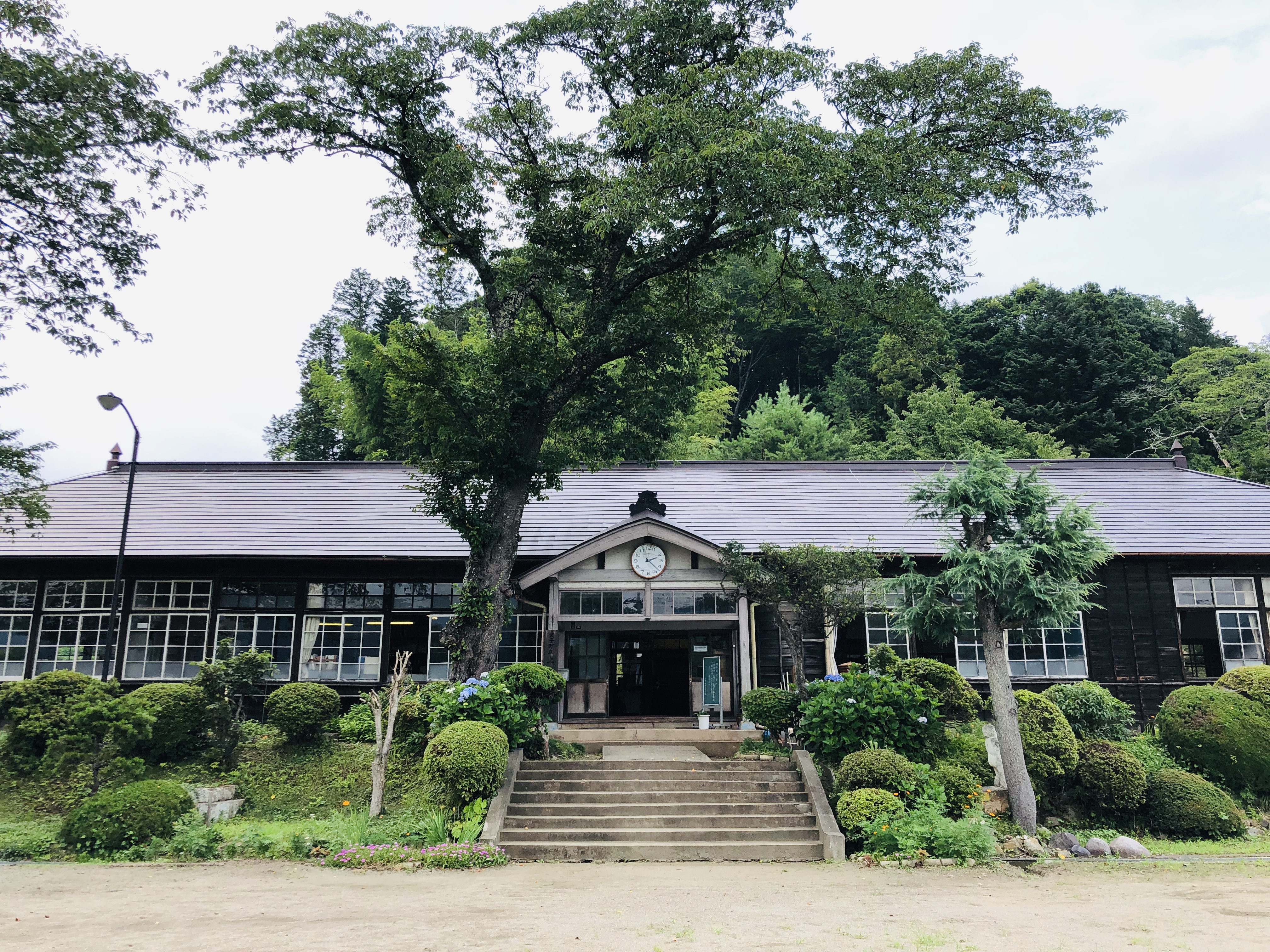 旧上岡小学校（夏）