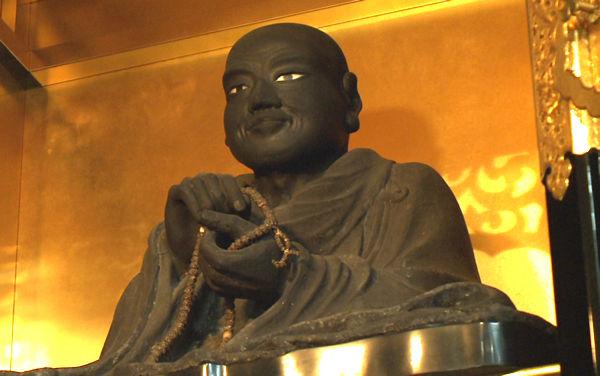 塑像如信上人坐像