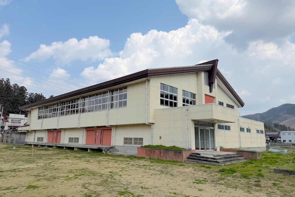 下野宮体育館の外観